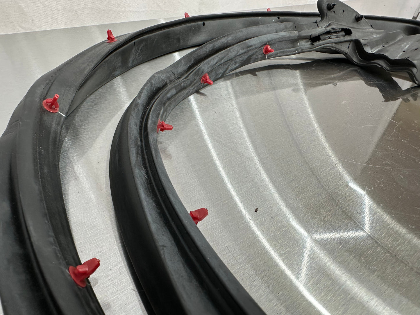 99-04 Ford Mustang LH/RH Upper Door Weatherstrip Seal Aftermarket #01