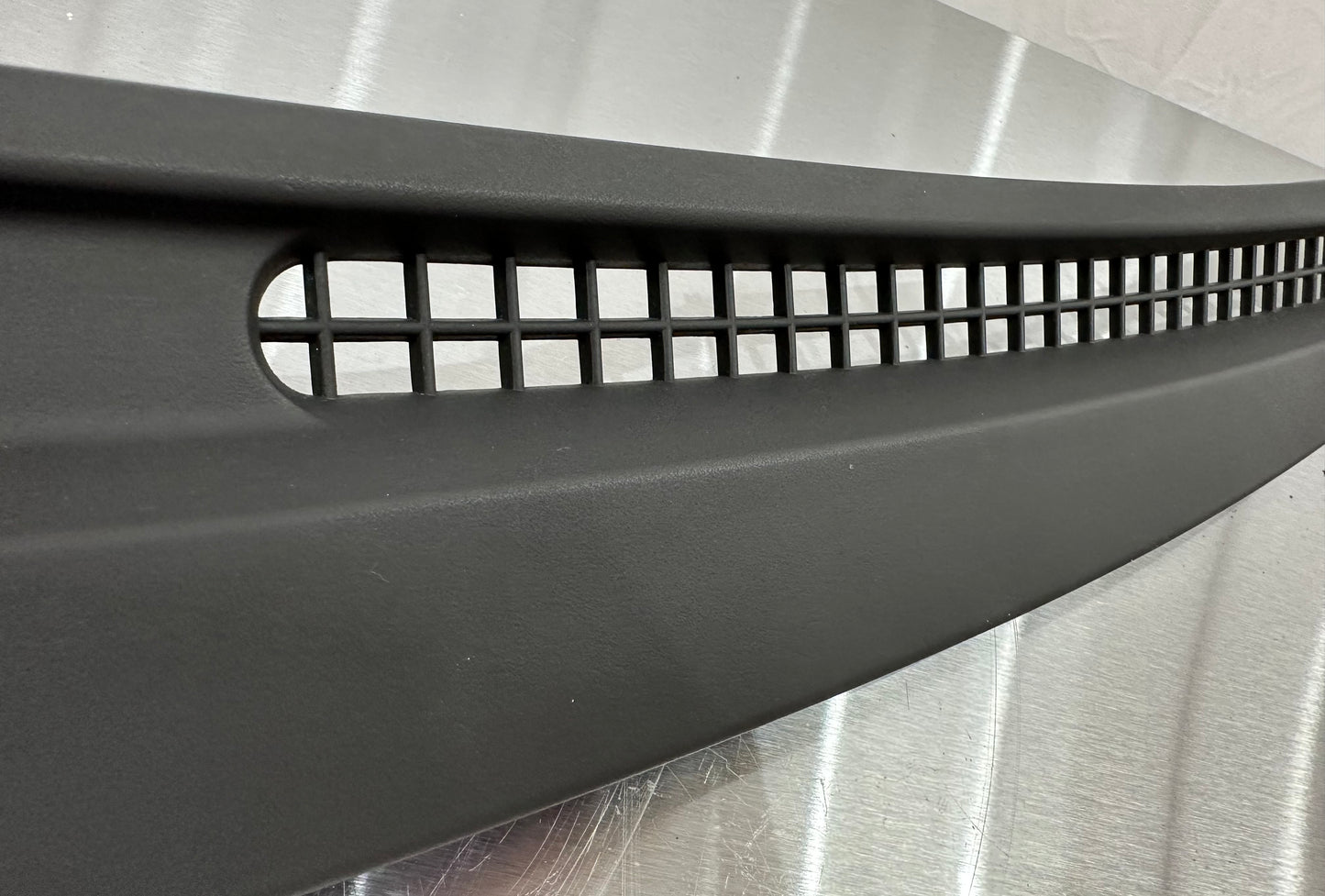 99-04 Ford Mustang Upper Dash Defrost Vent OEM 1R3X-63046B62-BAW #01