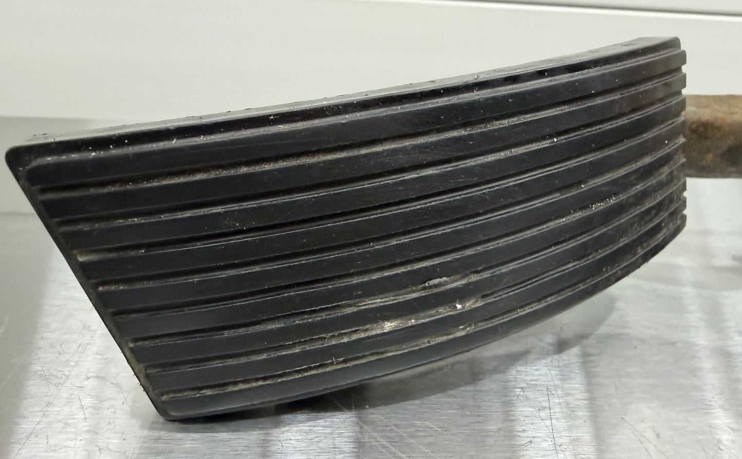 99-04 Ford Mustang Gas Pedal Assembly OEM #03