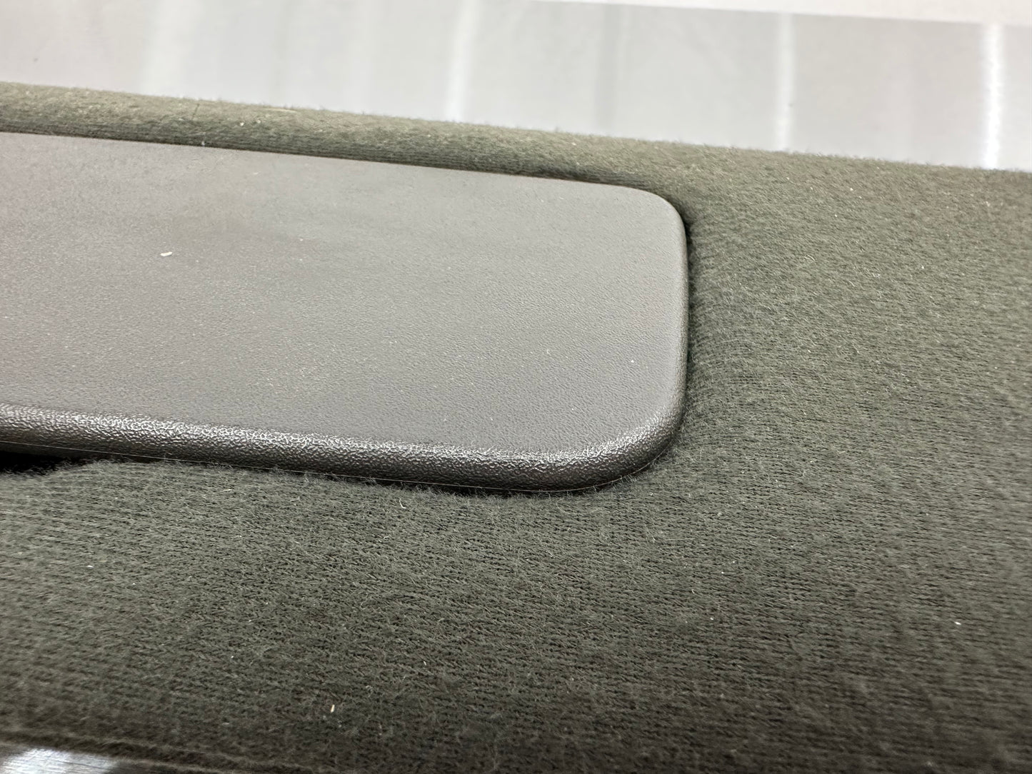 99-04 Ford Mustang Sun Visor W/ Mirror LH Driver Side OEM E97B-1004132-AAW, V66170 #01