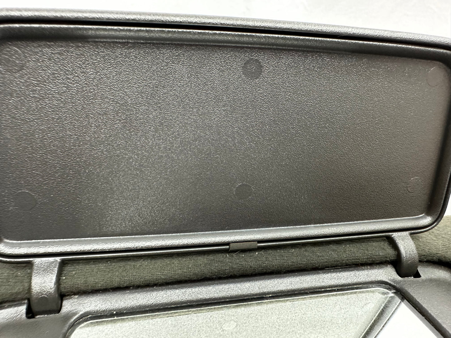 99-04 Ford Mustang Sun Visor W/ Mirror LH Driver Side OEM E97B-1004132-AAW, V66170 #01