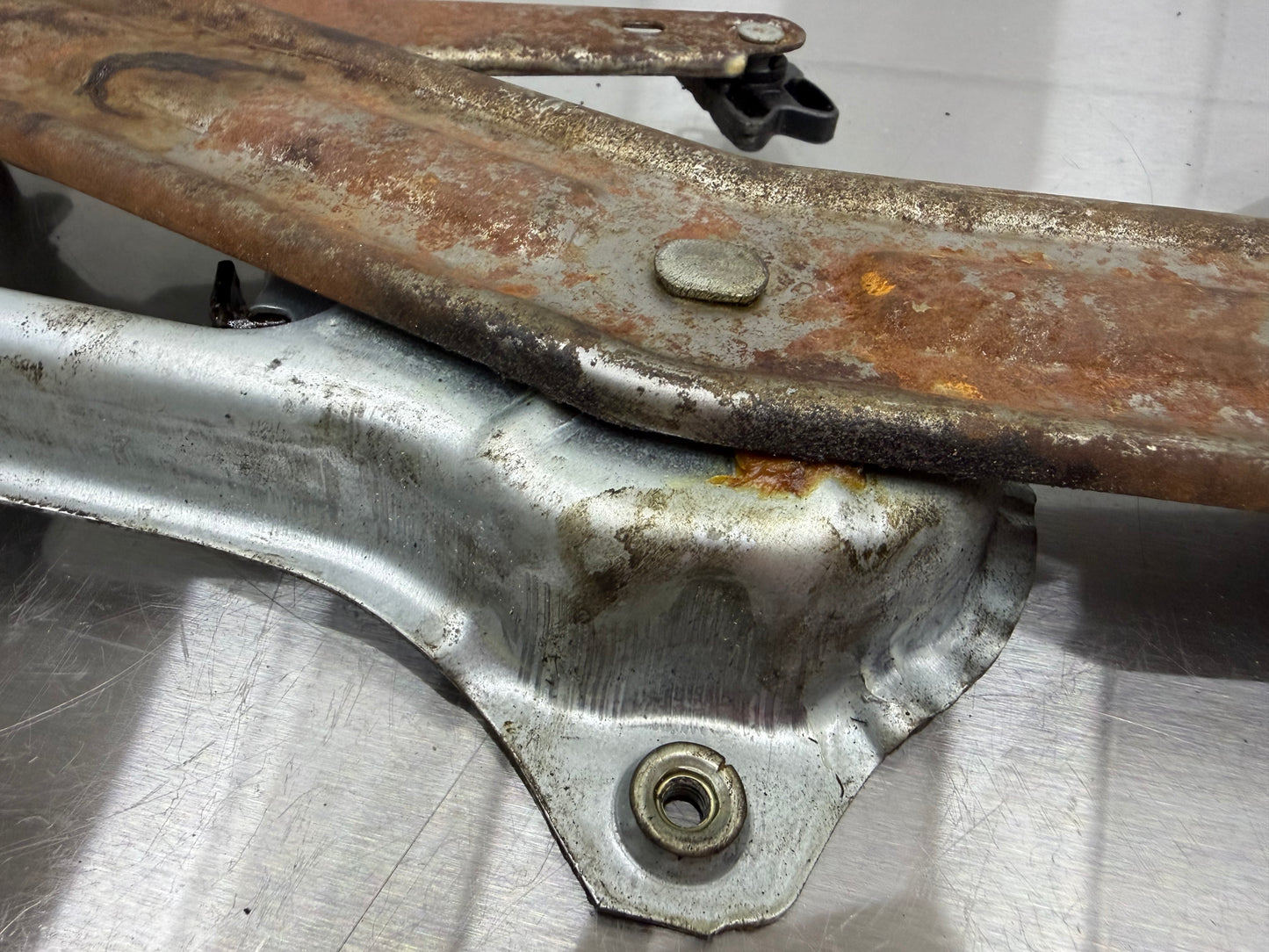 99–04 Ford Mustang Driver Side Left Window Regulator OEM #03