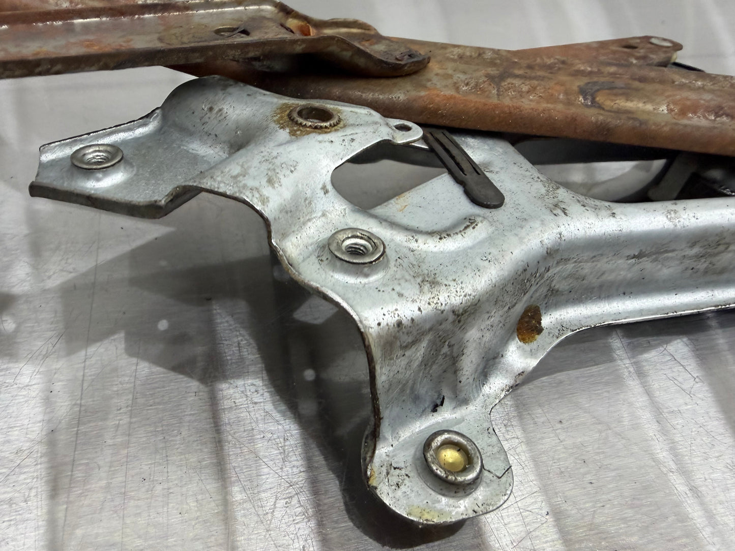 99–04 Ford Mustang Driver Side Left Window Regulator OEM #03