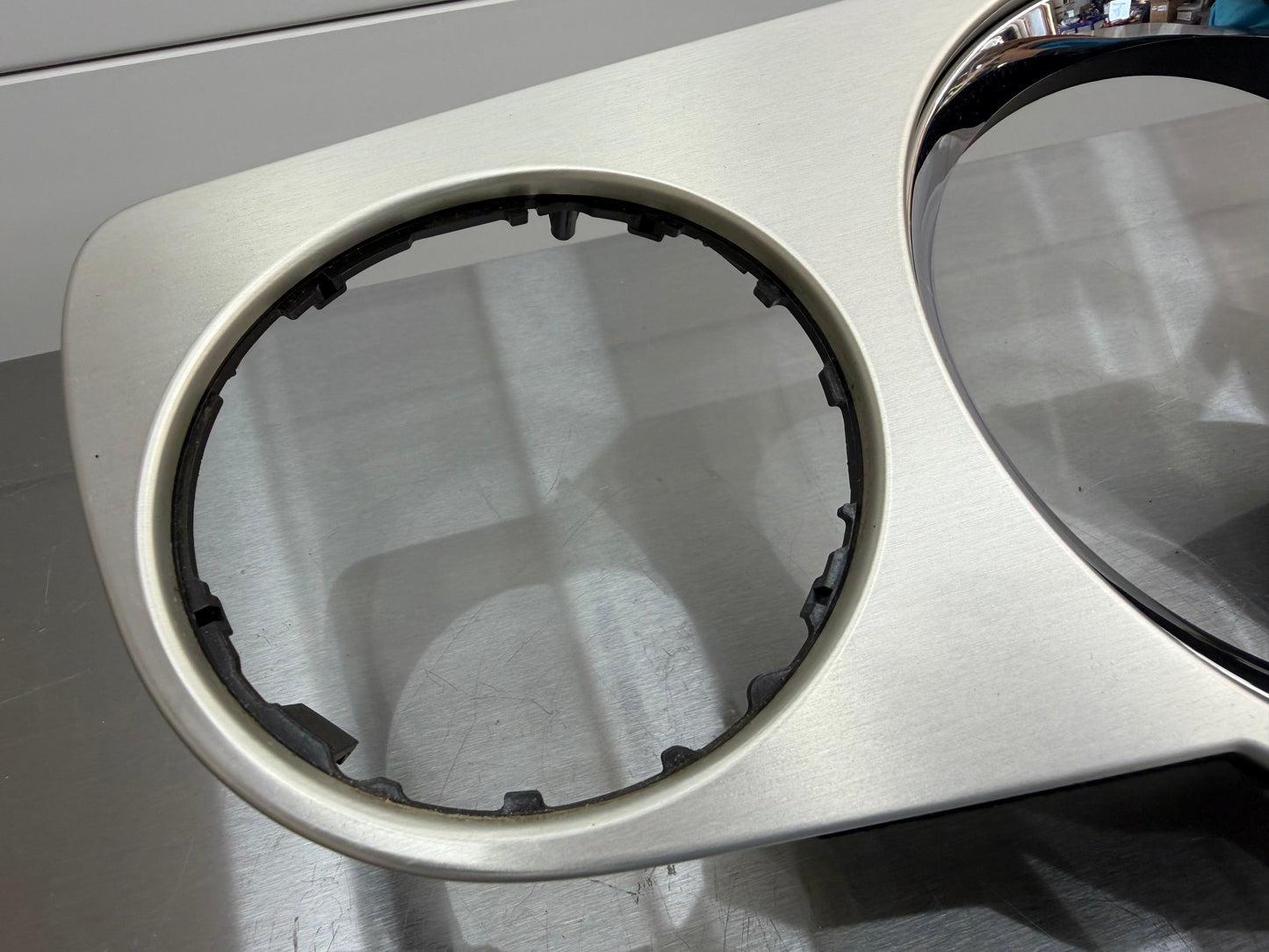 05-14 Ford Mustang Speedometer Instrument Cluster Trim Bezel OEM 63044D70-PIA05 #00