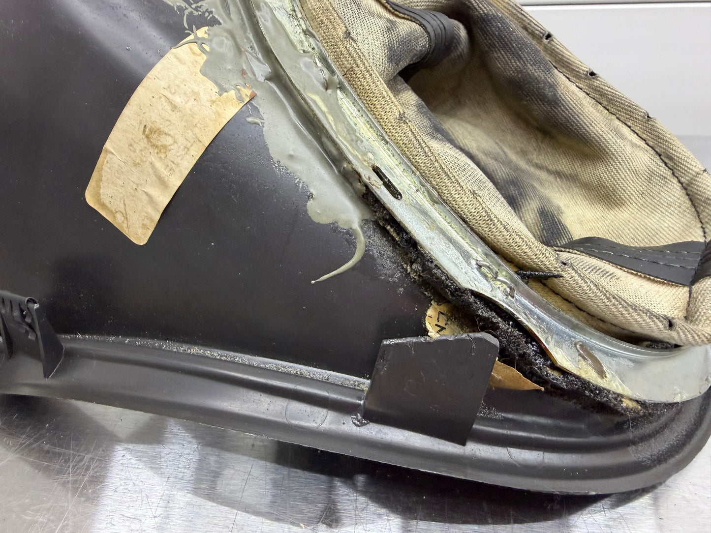 99-04 Ford Mustang Manual Shifter Console Trim Bezel OEM XR3X-6304567-AAW, 3R33-63045B44-CA, 44ZG-2426, WSK-M4D-827A #03