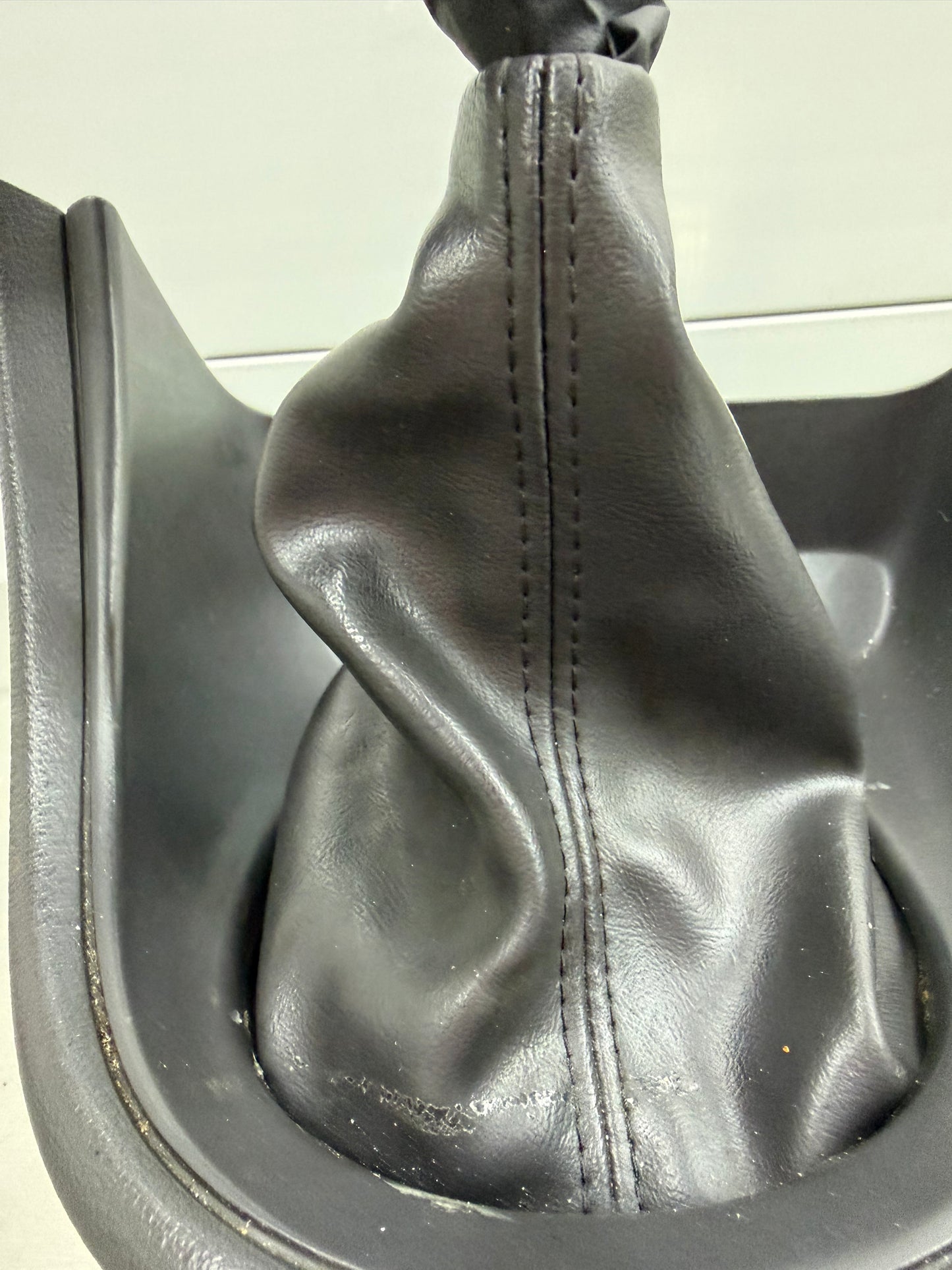 99-04 Ford Mustang Manual Shifter Console Trim Bezel OEM XR3X-6304567-AAW, 3R33-63045B44-CA, 44ZG-2426, WSK-M4D-827A #03