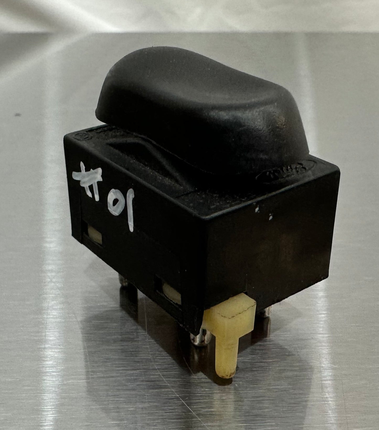 99-04 Ford Mustang Power Window Switch Button OEM F4ZB-14529-AA #01