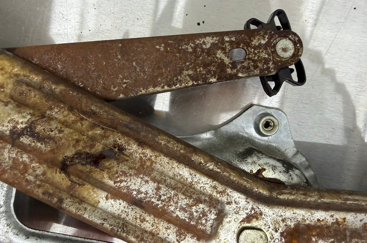 99–04 Ford Mustang Driver Side Left Window Regulator OEM #03