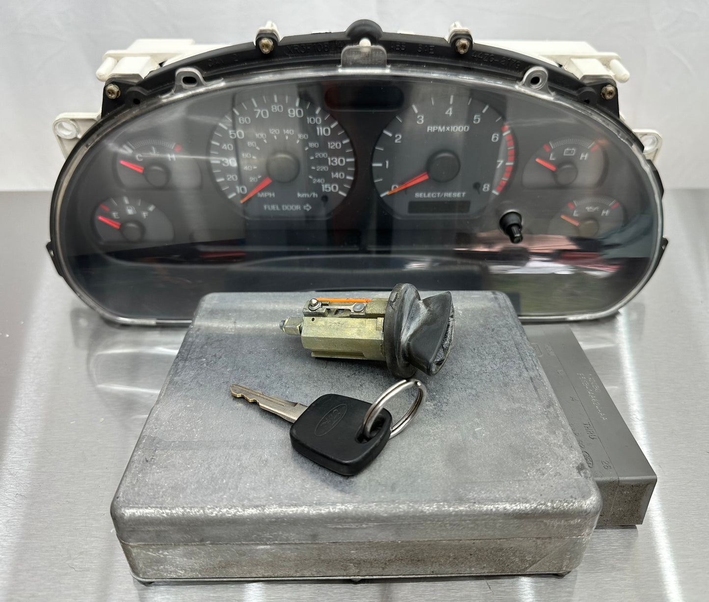 99-04 Ford Mustang Manual 4.6L 2V PATS Passive Anti Theft System ECU Engine Control Unit OEM XL24-11A27-AA, 1R3F-12A650-MC, F7AF-12B525-AA, XR3F-10A855-AA, XR3F10894-ABS, F4ZF-10B885-A, 44ZG-2179 #01