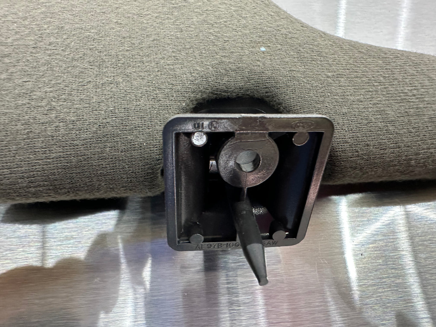 99-04 Ford Mustang Sun Visor W/ Mirror LH Driver Side OEM E97B-1004132-AAW, V66170 #01