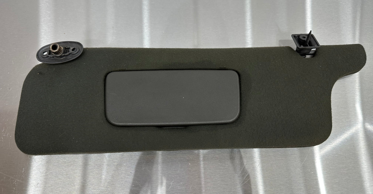 99-04 Ford Mustang Sun Visor W/ Mirror LH Driver Side OEM E97B-1004132-AAW, V66170 #01