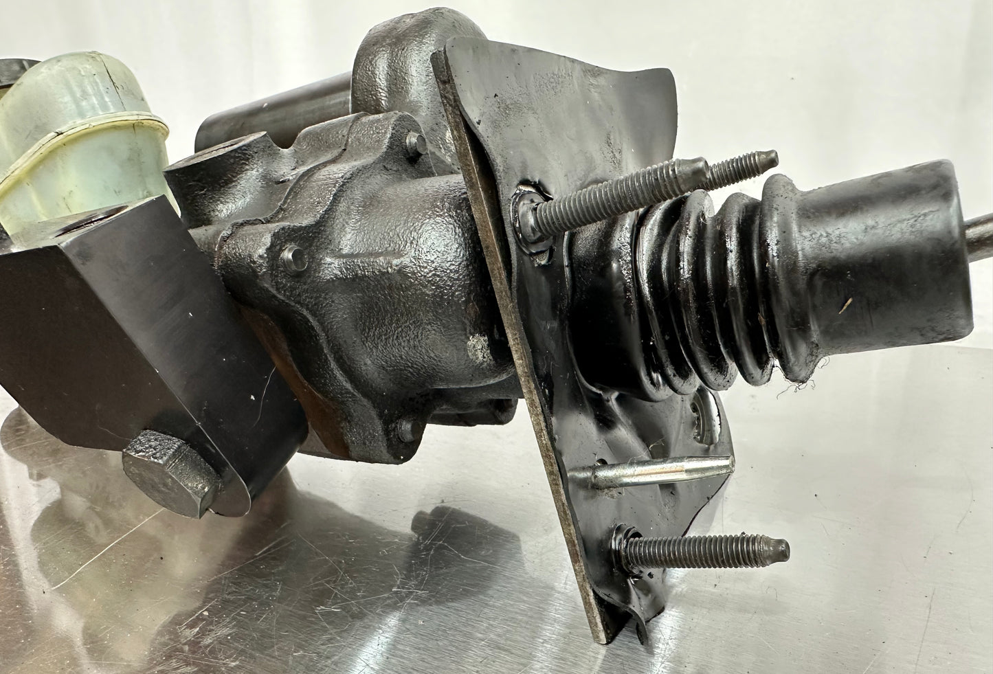 99-04 Ford Mustang Hydroboost W/ Lines OEM XR33-3A719-BD #01