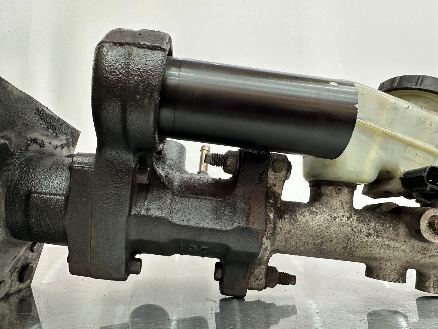 99-04 Ford Mustang Hydroboost W/ Lines OEM XR33-3A719-BD #01