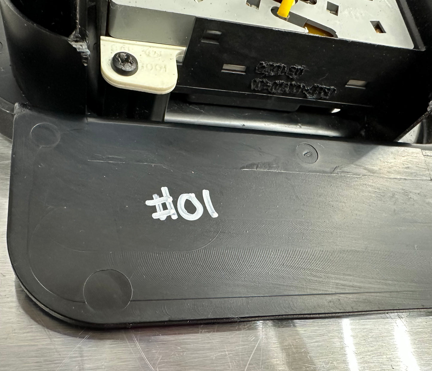 99-04 Ford Mustang Driver LH Power Seat 6-Way Control Switch Panel OEM XR3X-14A706-AAW #01