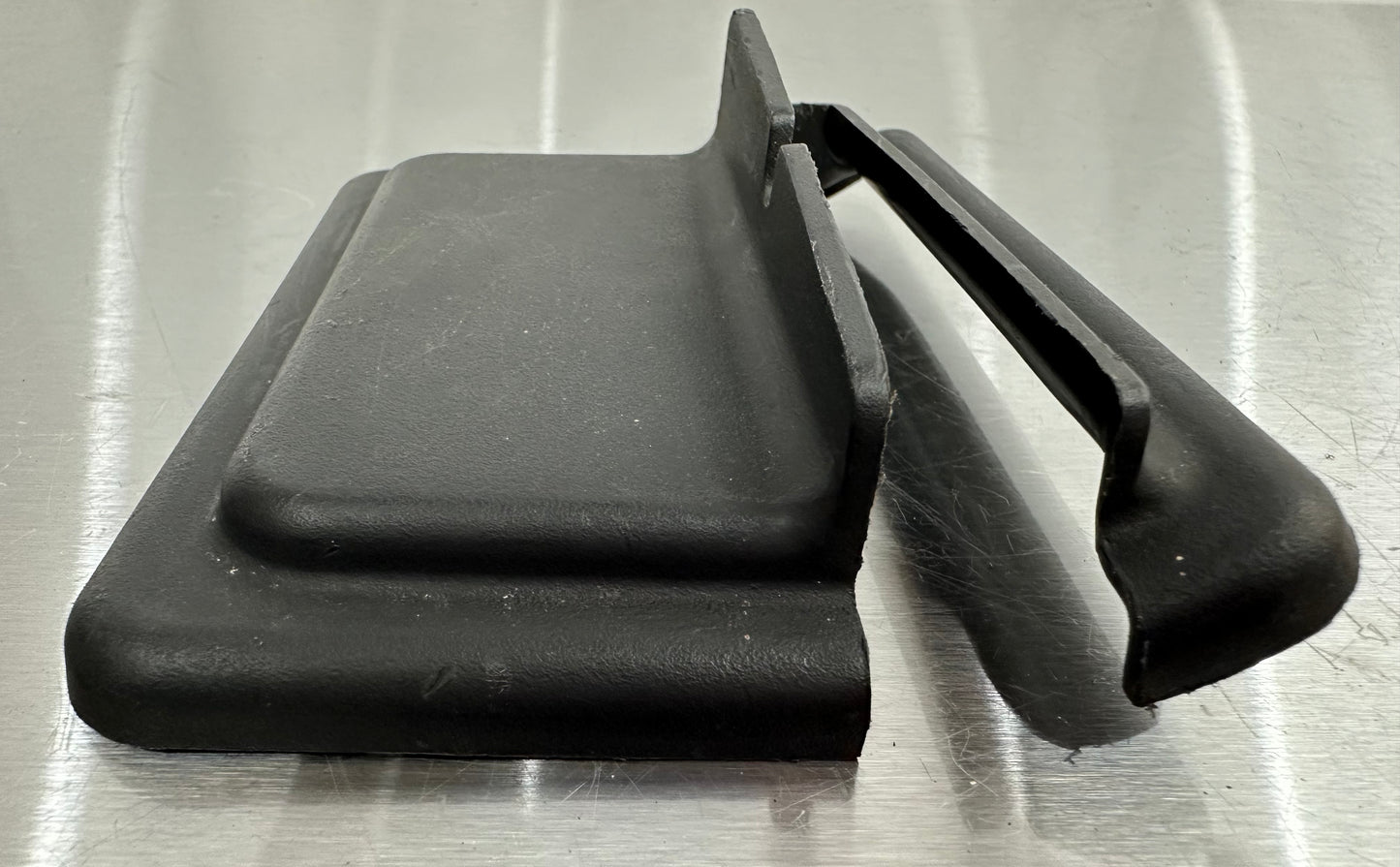 99-04 Ford Mustang Seat Bolt Track Cover (Set of 4) XR33-63618C82-AB, XR33-63618C82-BB, XR33-63618C84-BB, XR33-63618C84-AB OEM #01