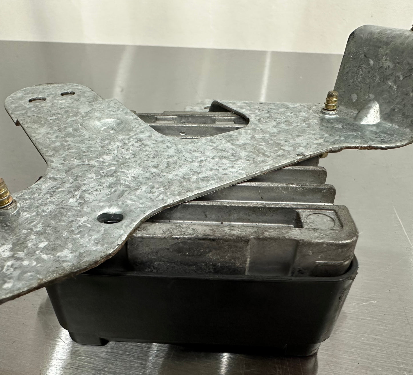 99-04 Ford Mustang ECM Gas Fuel Pump Control Module  OEM XR3F-9D372-AE, F50B-14A624-MA #01