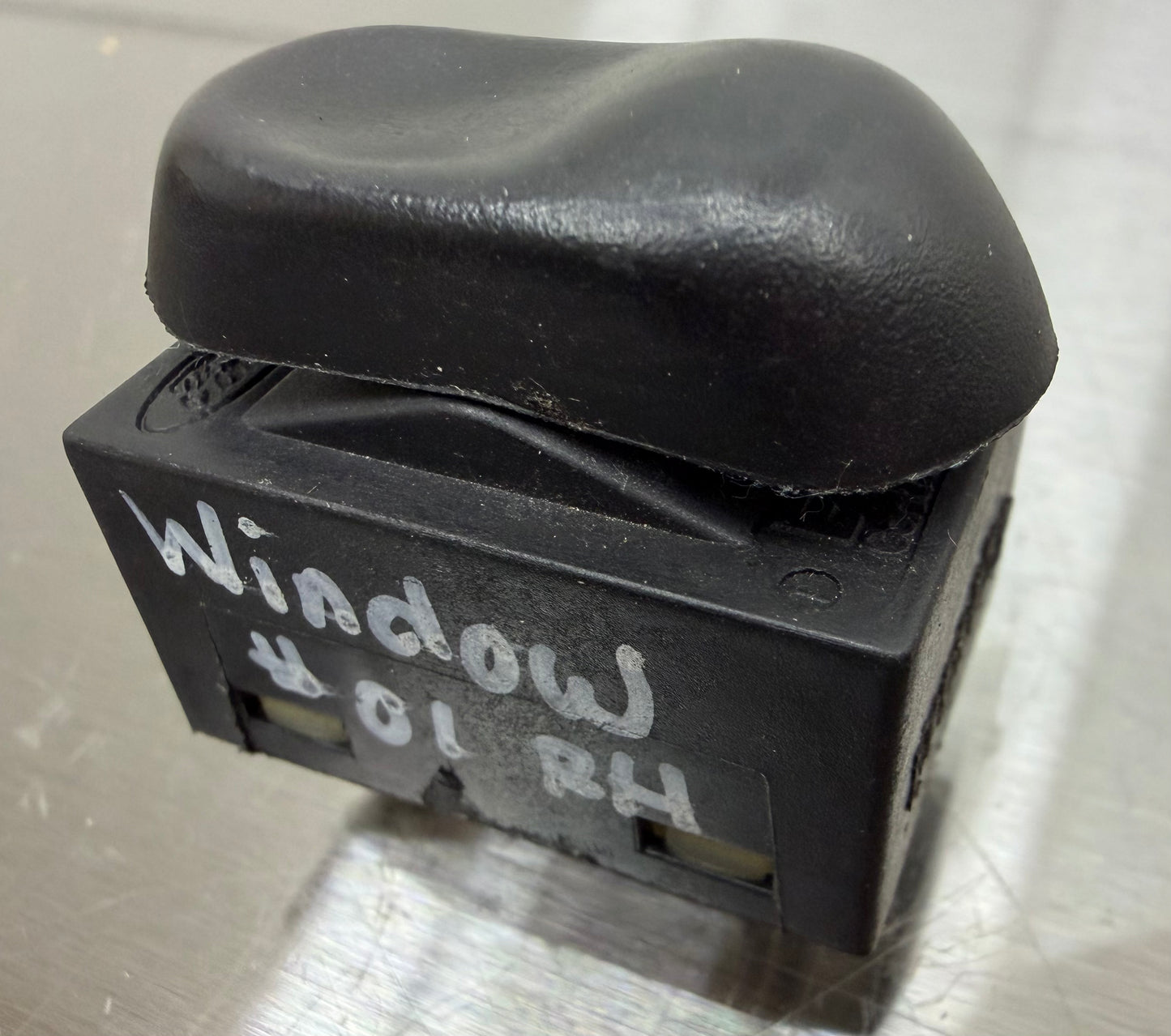 99-04 Ford Mustang Power Window Switch Button OEM F4ZB-14529-AA #01