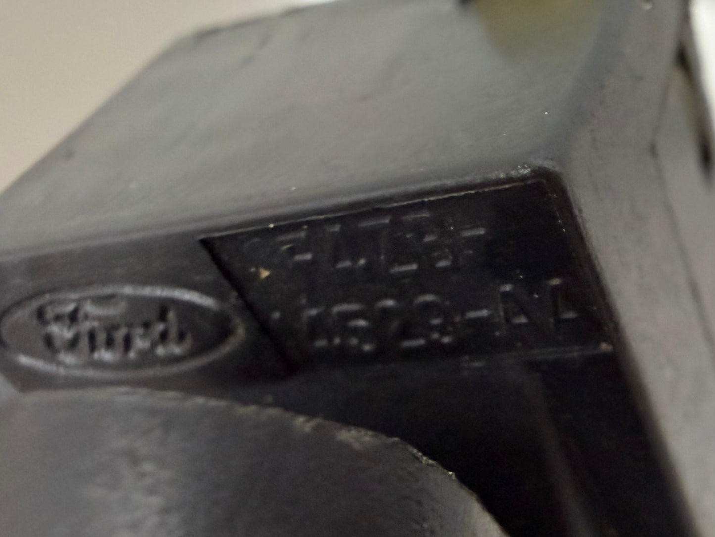 99-04 Ford Mustang Power Window Switch Button OEM F4ZB-14529-AA #01