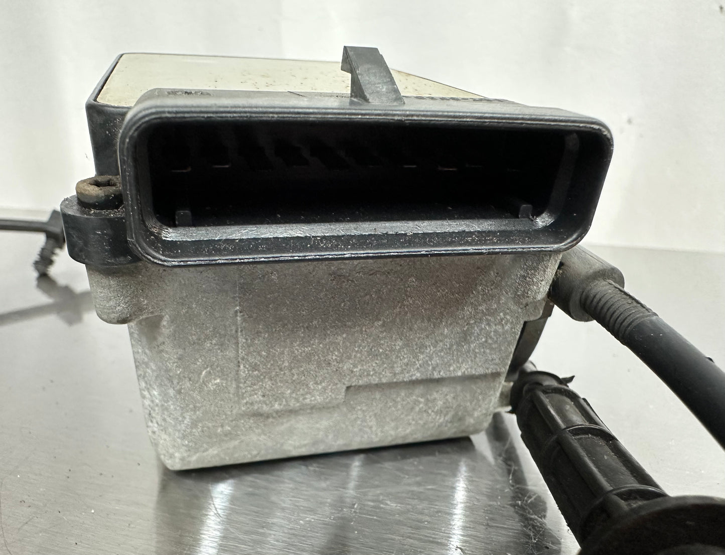 99-04 Ford Mustang Cruise Control Module OEM XR3F-9C734-AE, F87F-9A825-AC #01