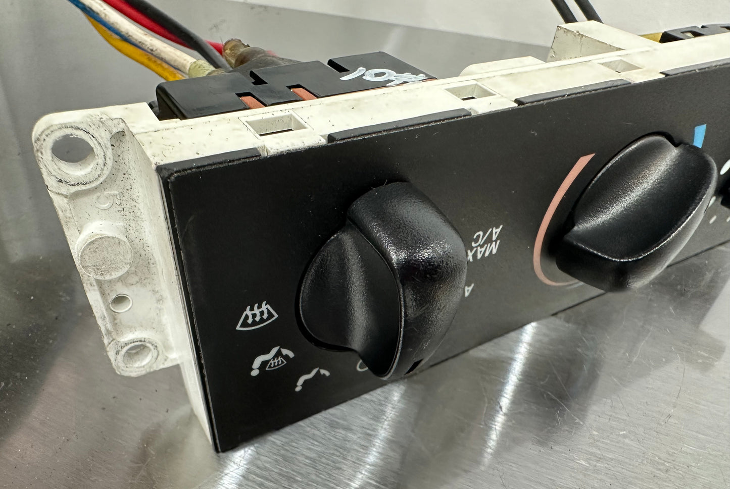 99-04 Ford Mustang A/C Heater Temperature Switch Climate Control OEM F4ZH-190674-BC #01