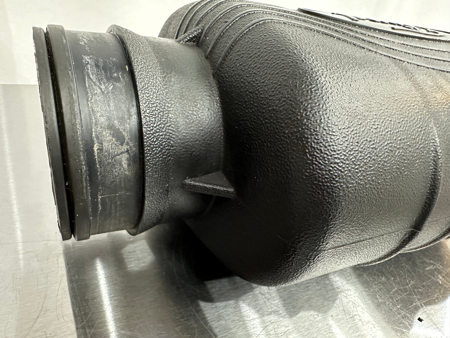 87-93 Ford Mustang 2.3 Intake resonator B7ZE-9F763-BC #01