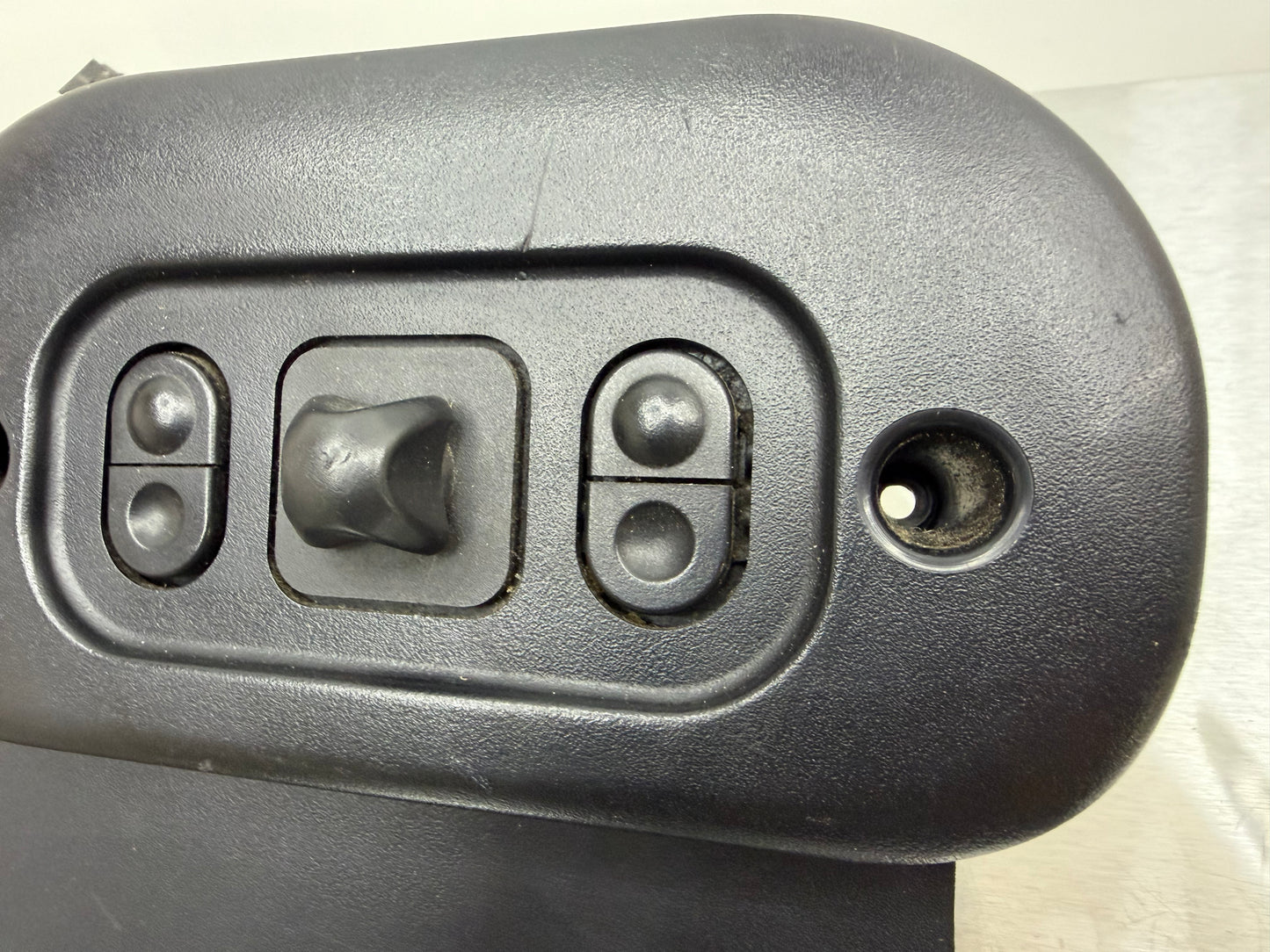 99-04 Ford Mustang Driver LH Power Seat 6-Way Control Switch Panel OEM XR3X-14A706-AAW #02