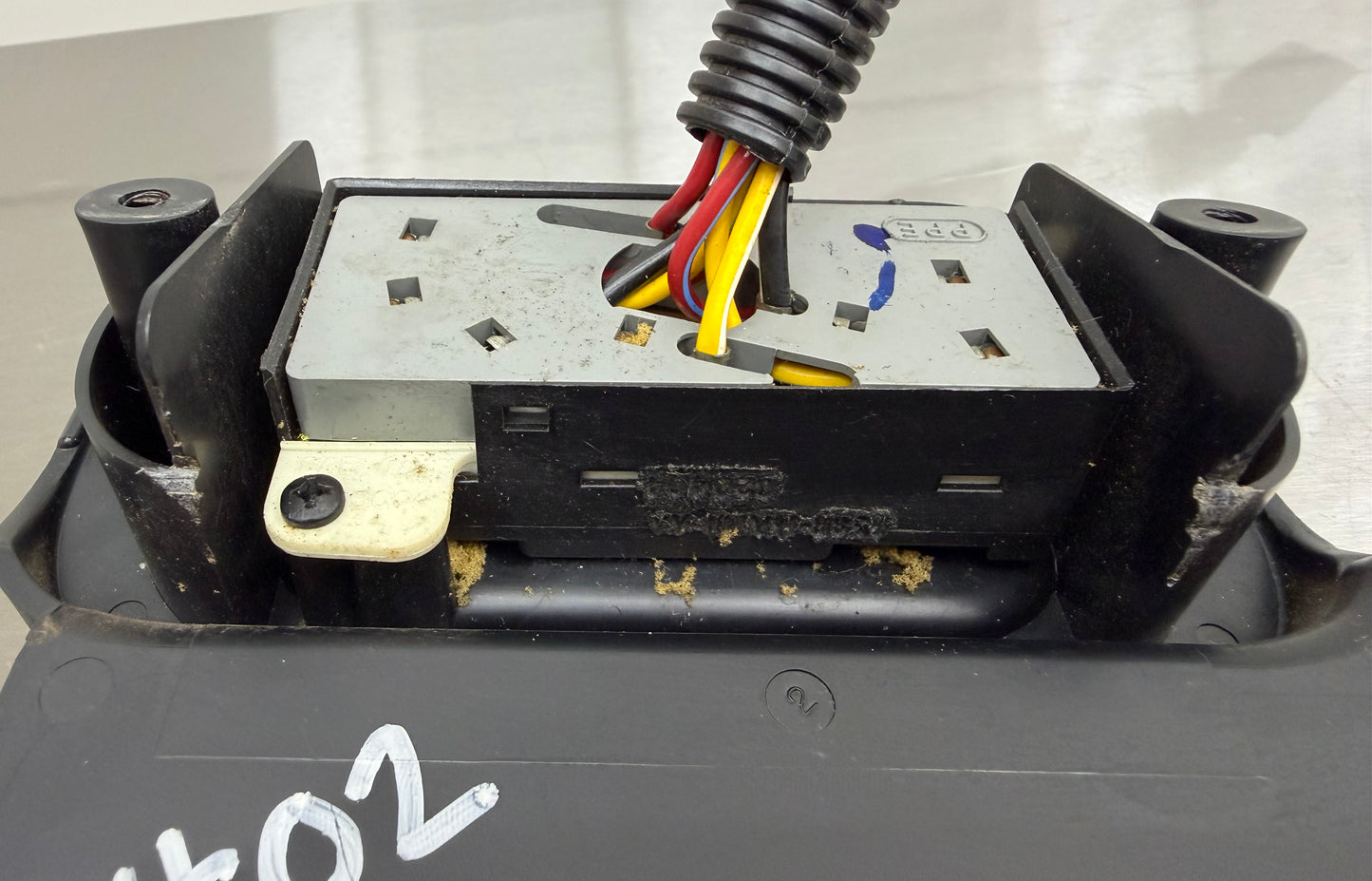 99-04 Ford Mustang Driver LH Power Seat 6-Way Control Switch Panel OEM XR3X-14A706-AAW #02