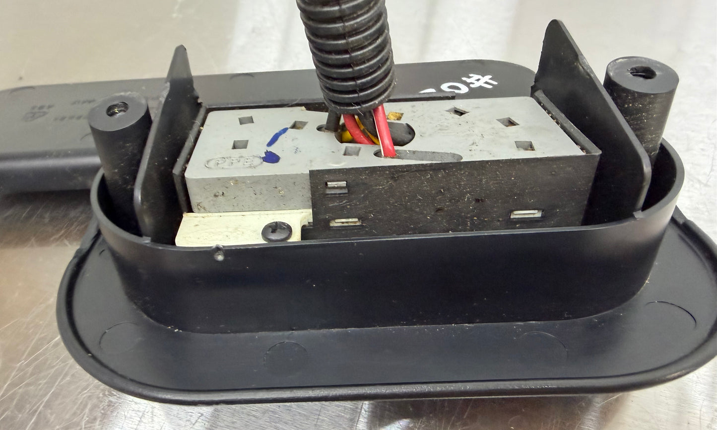 99-04 Ford Mustang Driver LH Power Seat 6-Way Control Switch Panel OEM XR3X-14A706-AAW #02
