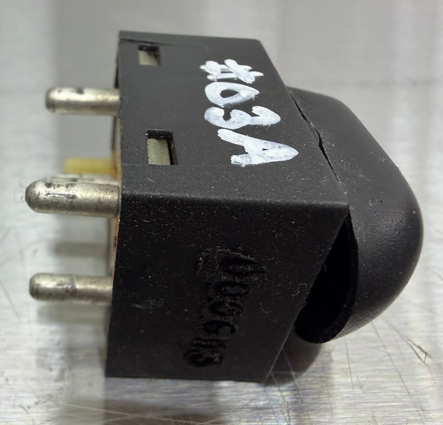 99-04 Ford Mustang Power Window Switch Button OEM F4ZB-14529-AA #03A