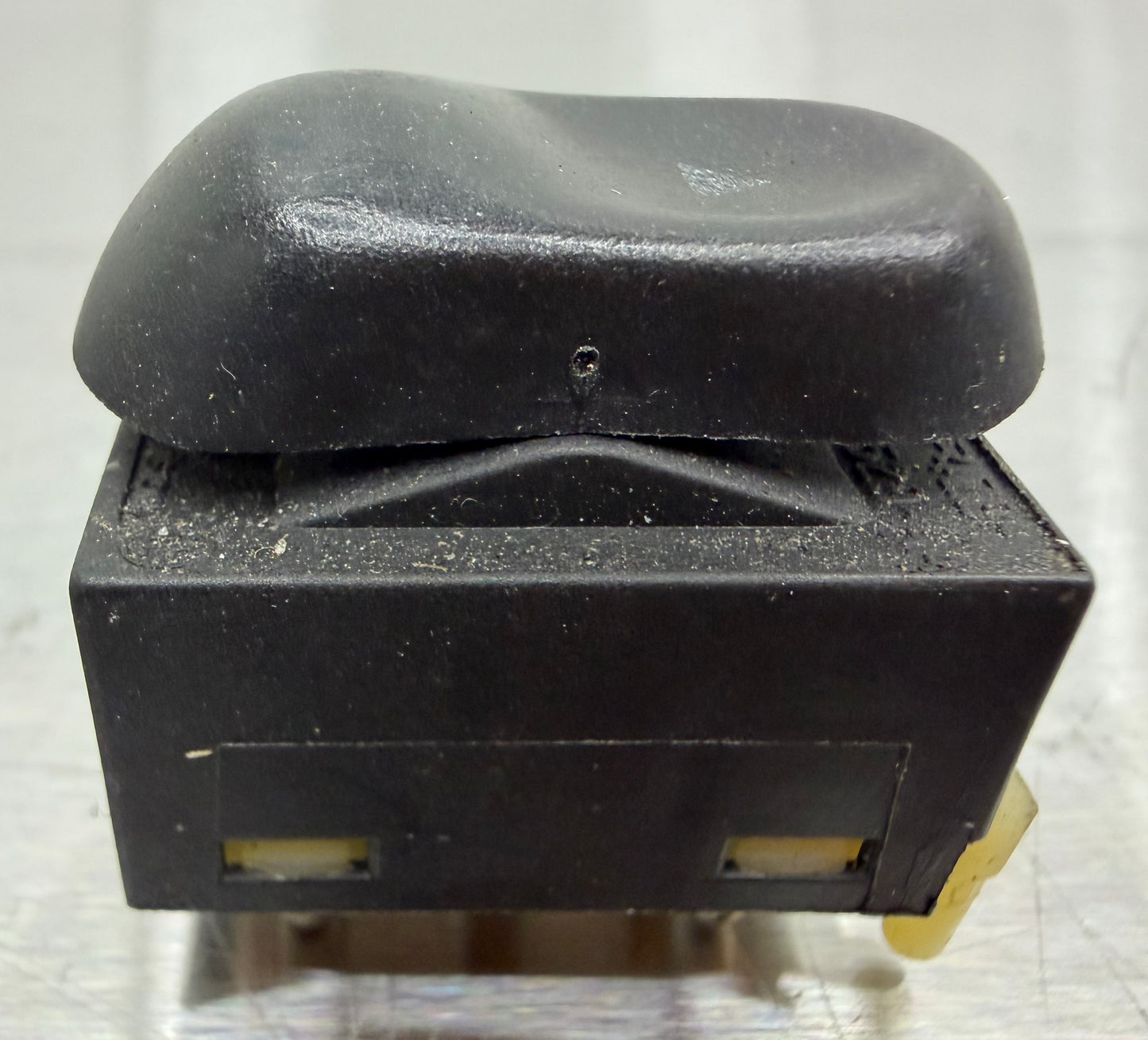 99-04 Ford Mustang Power Window Switch Button OEM F4ZB-14529-AA #03A