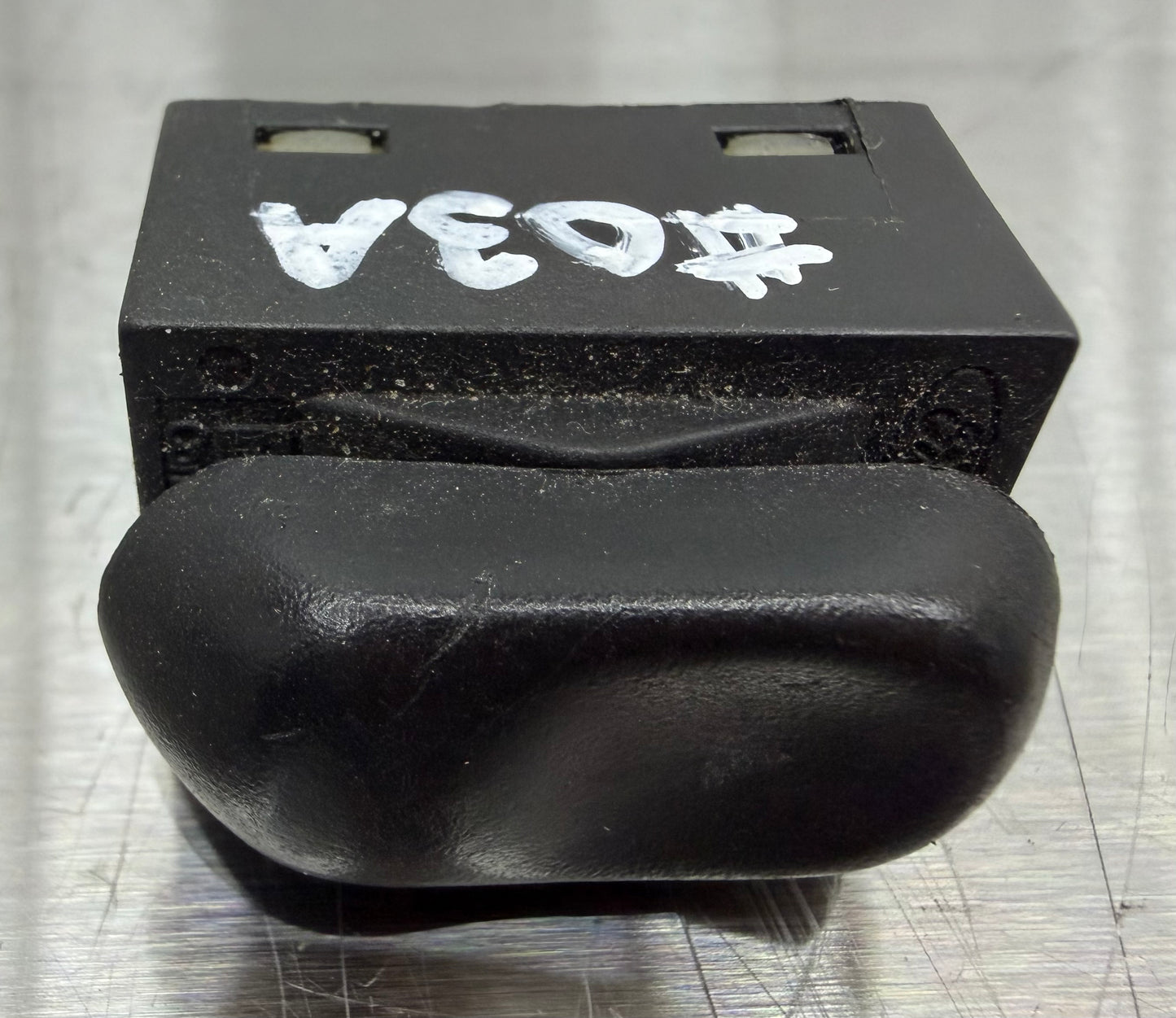 99-04 Ford Mustang Power Window Switch Button OEM F4ZB-14529-AA #03A