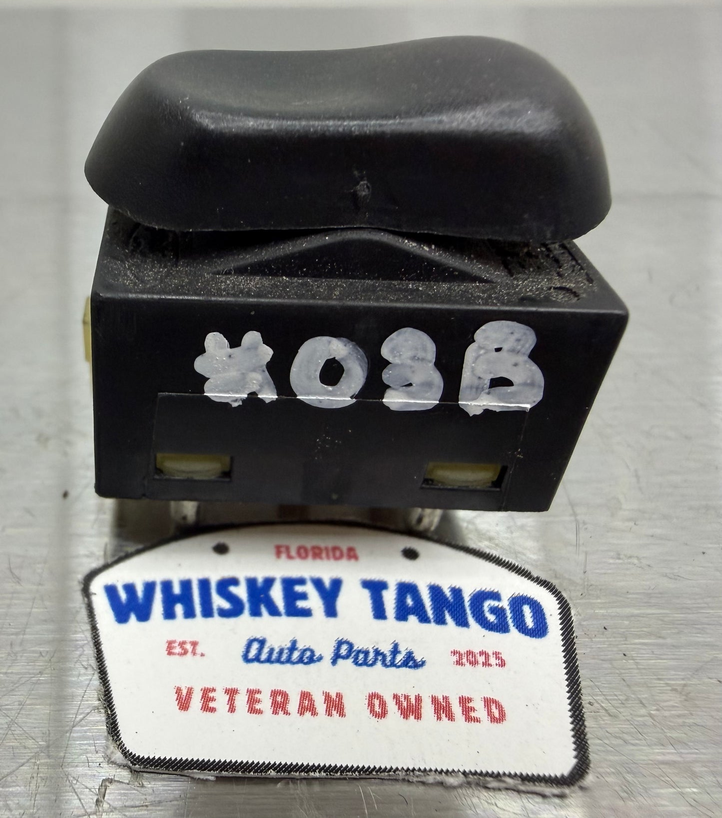 99-04 Ford Mustang Power Window Switch Button OEM F4ZB-14529-AA #03B