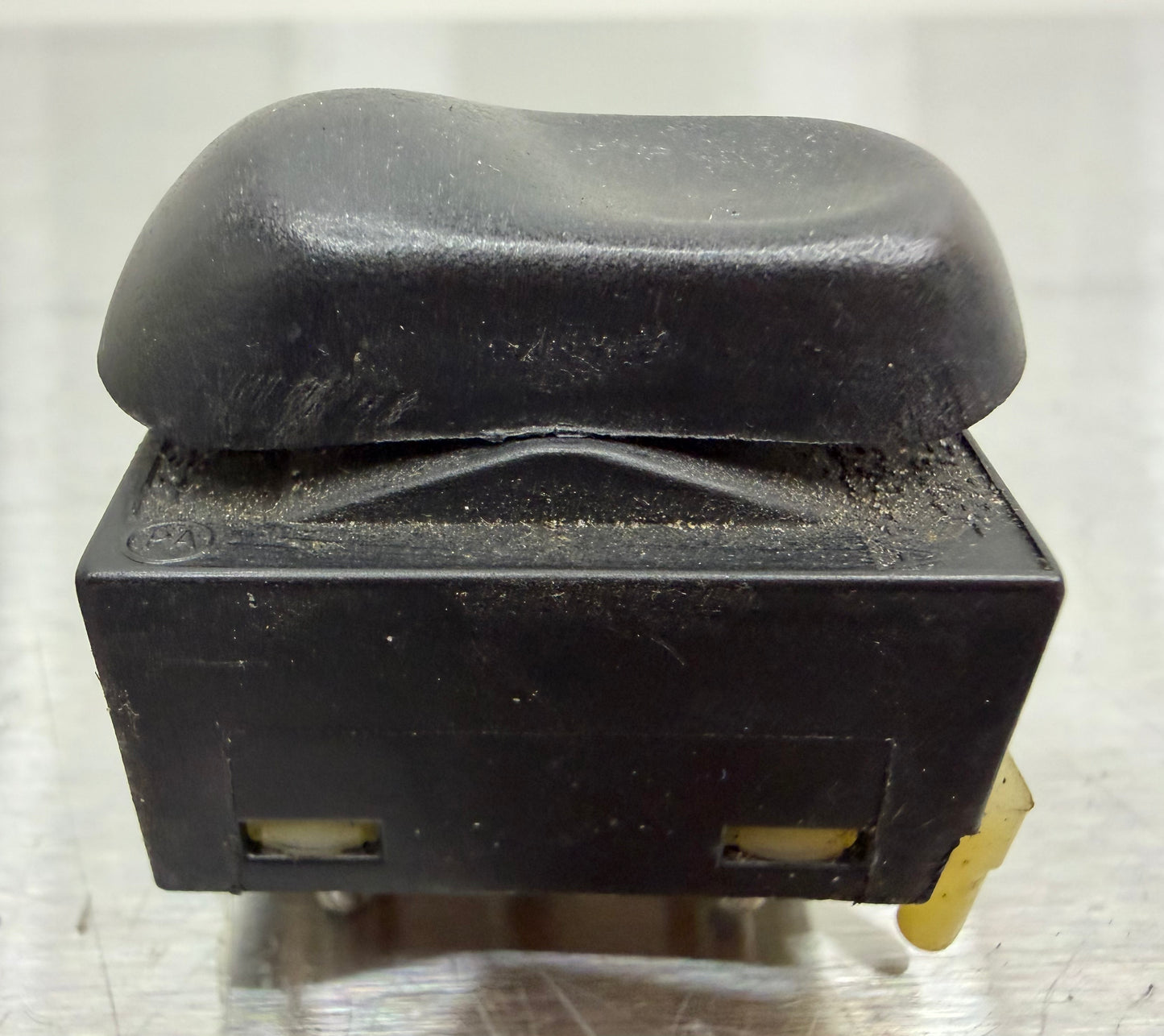 99-04 Ford Mustang Power Window Switch Button OEM F4ZB-14529-AA #03B