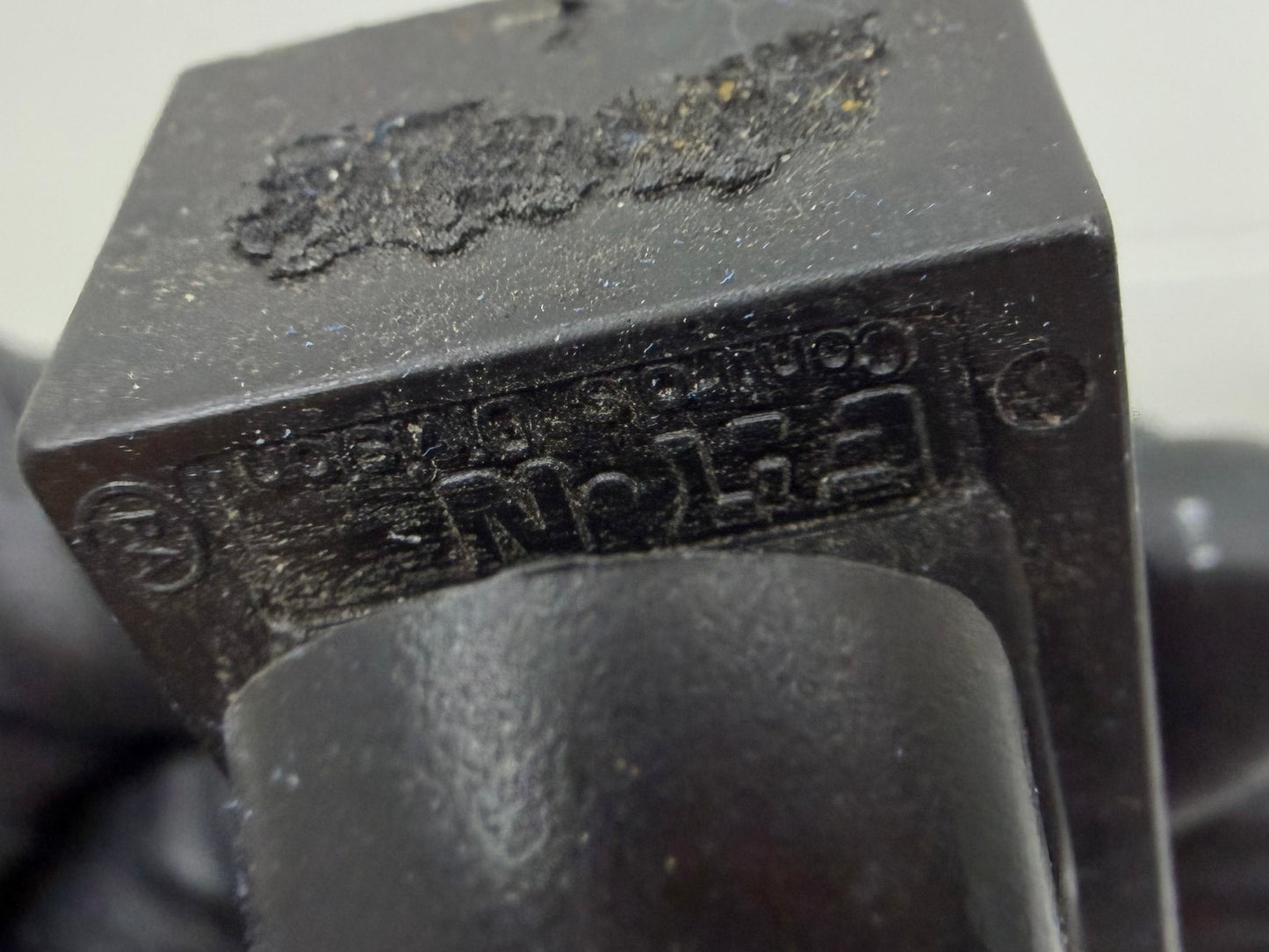 99-04 Ford Mustang Power Window Switch Button OEM F4ZB-14529-AA #03B