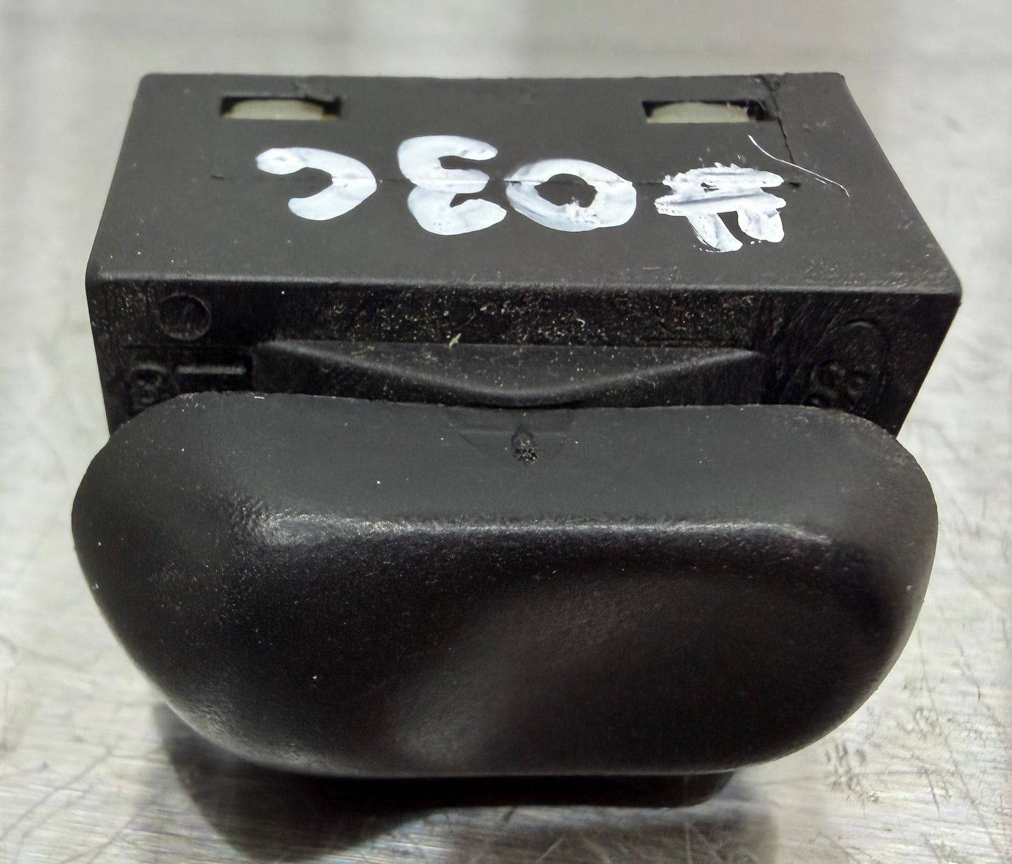 99-04 Ford Mustang Power Window Switch Button OEM F4ZB-14529-AA #03C