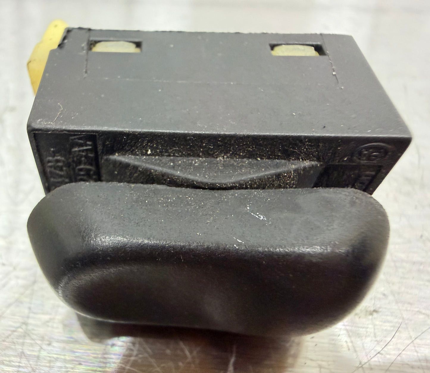 99-04 Ford Mustang Power Window Switch Button OEM F4ZB-14529-AA #03C