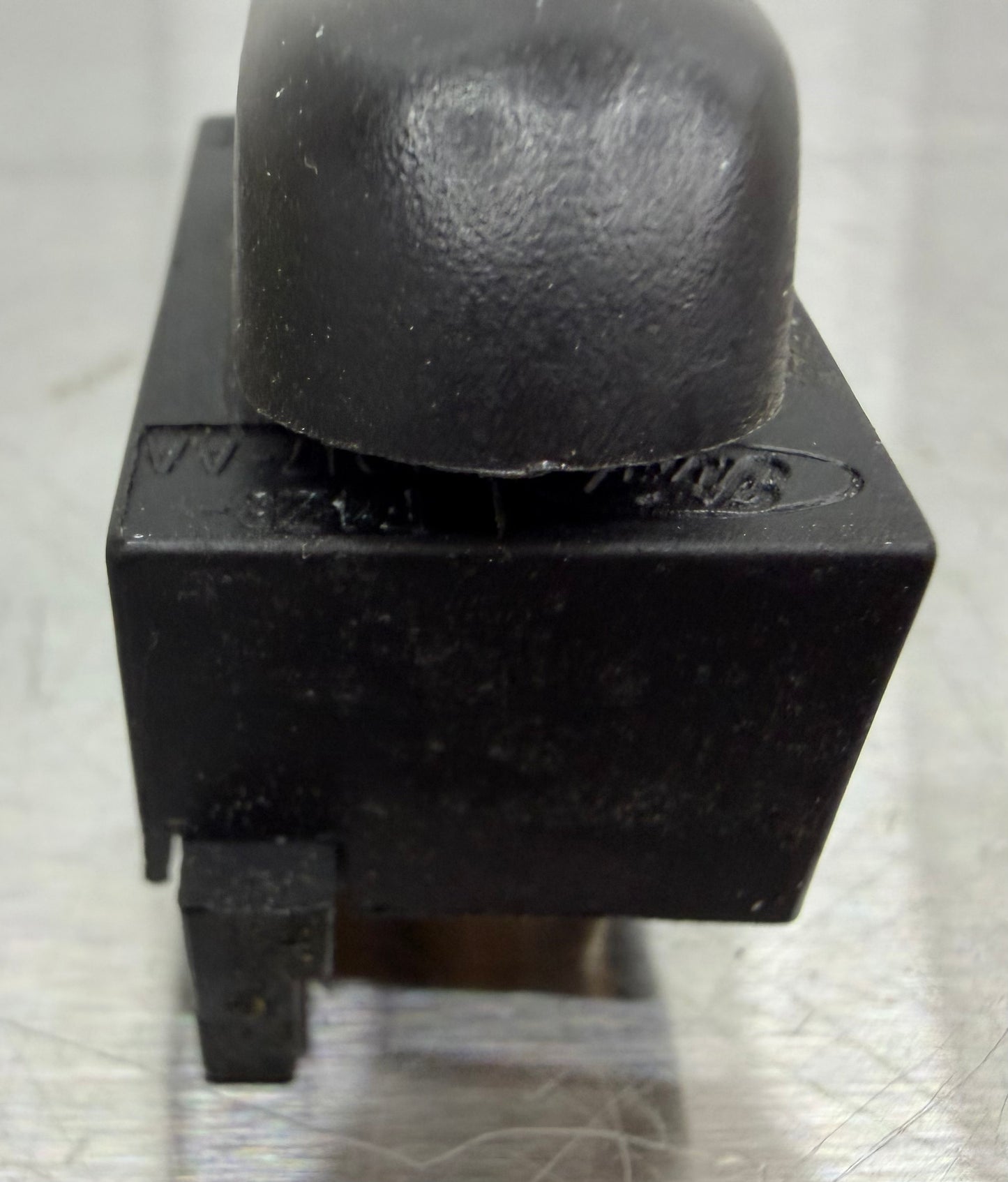 99-04 Ford Mustang Power Door Lock Switch OEM F4ZB-14017-AA #03A