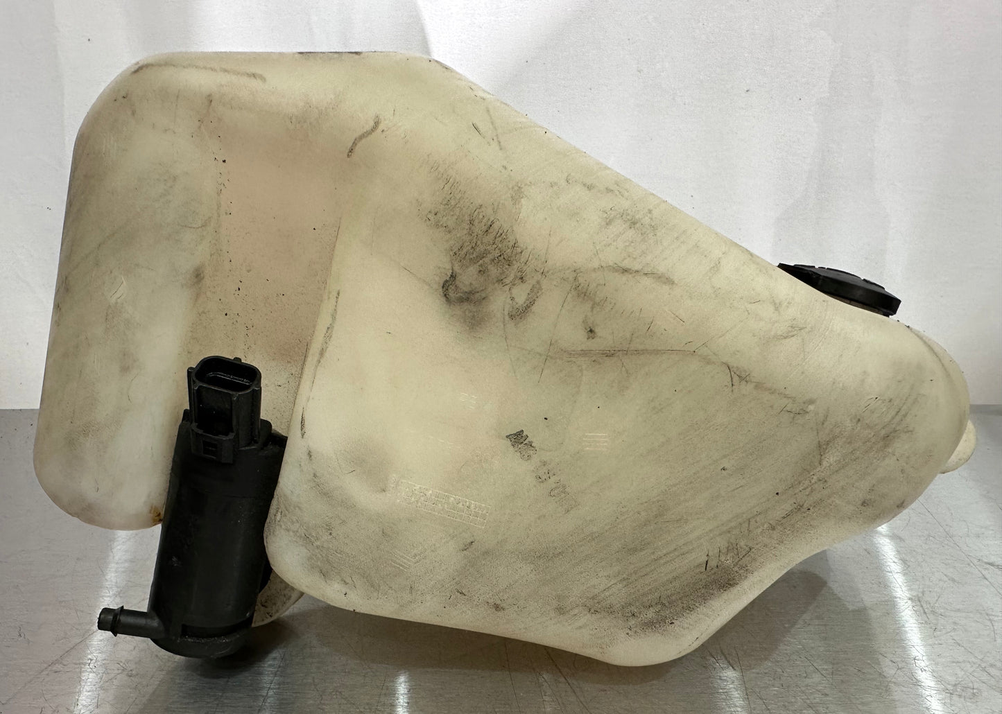 99-04 Ford Mustang Washer Fluid Reservoir Tank & Pump OEM #01