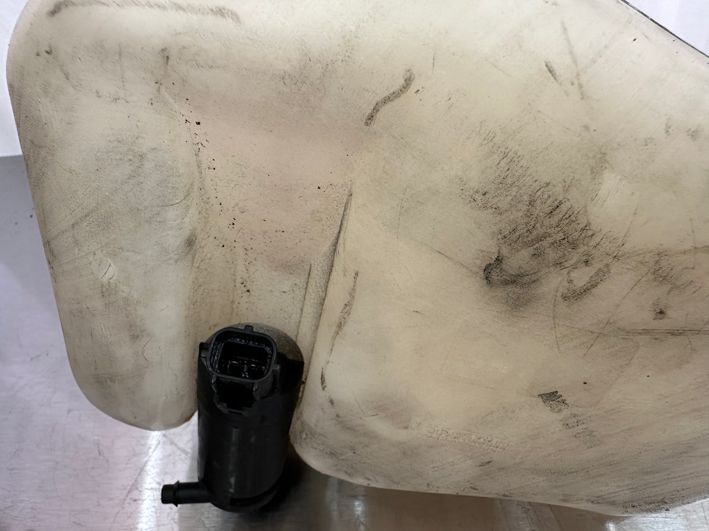 99-04 Ford Mustang Washer Fluid Reservoir Tank & Pump OEM #01