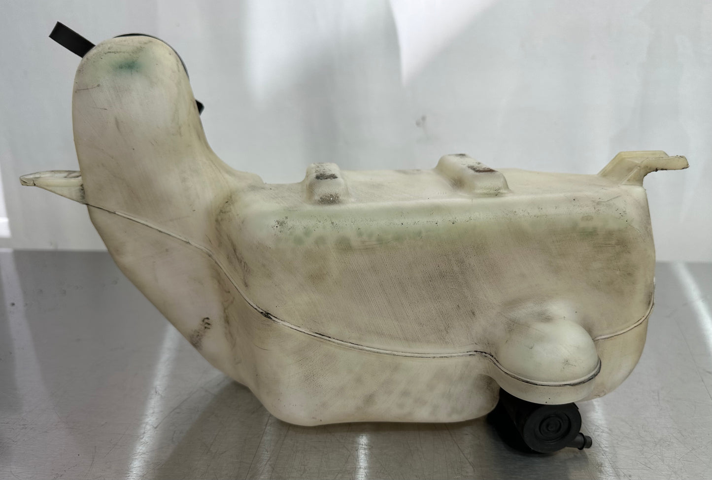 99-04 Ford Mustang Washer Fluid Reservoir Tank & Pump OEM #01