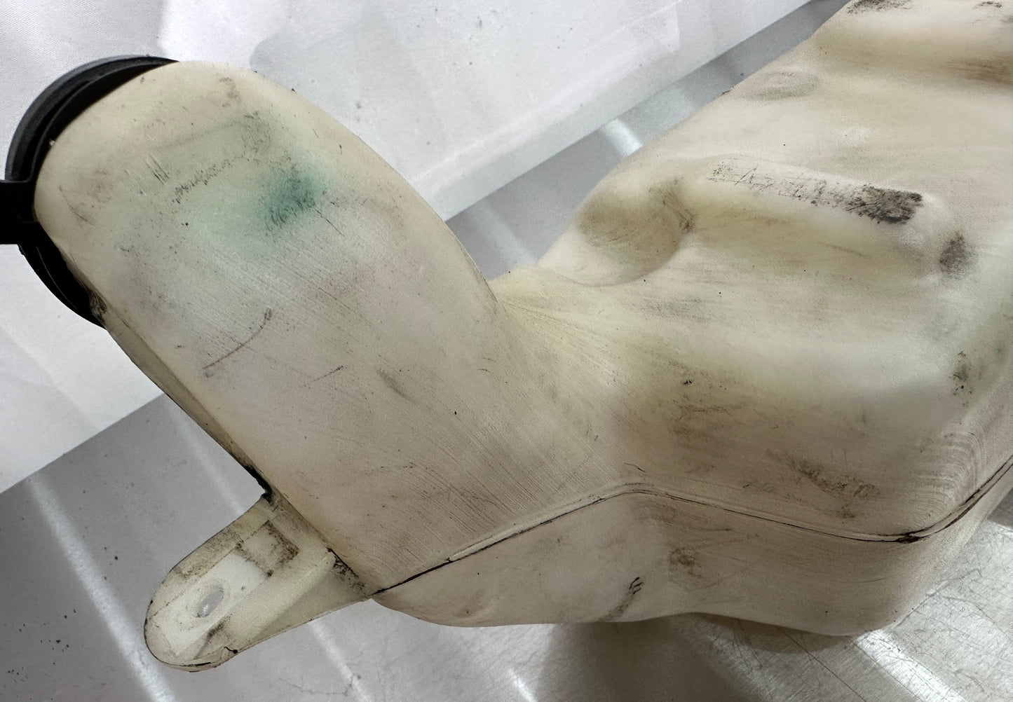 99-04 Ford Mustang Washer Fluid Reservoir Tank & Pump OEM #01