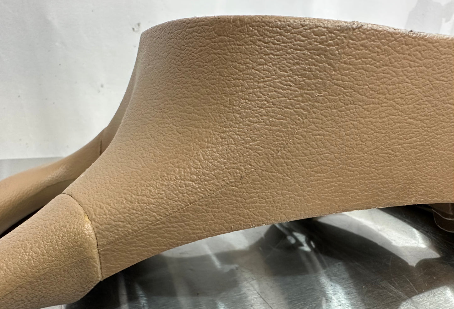 99-04 Ford Mustang Steering Wheel OEM #R`