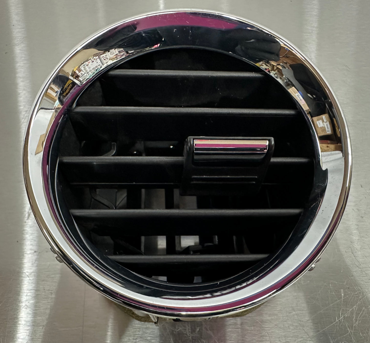 05-14 Ford Mustang Passenger RH Dash AC/Heat Air Vent OEM #00