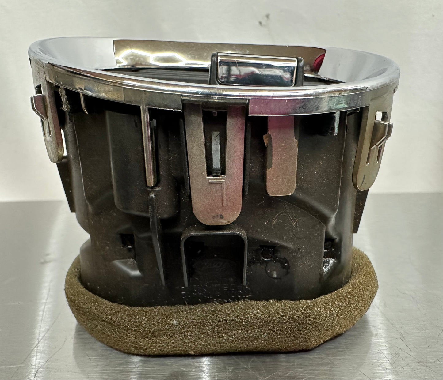 05-14 Ford Mustang Passenger RH Dash AC/Heat Air Vent OEM #00