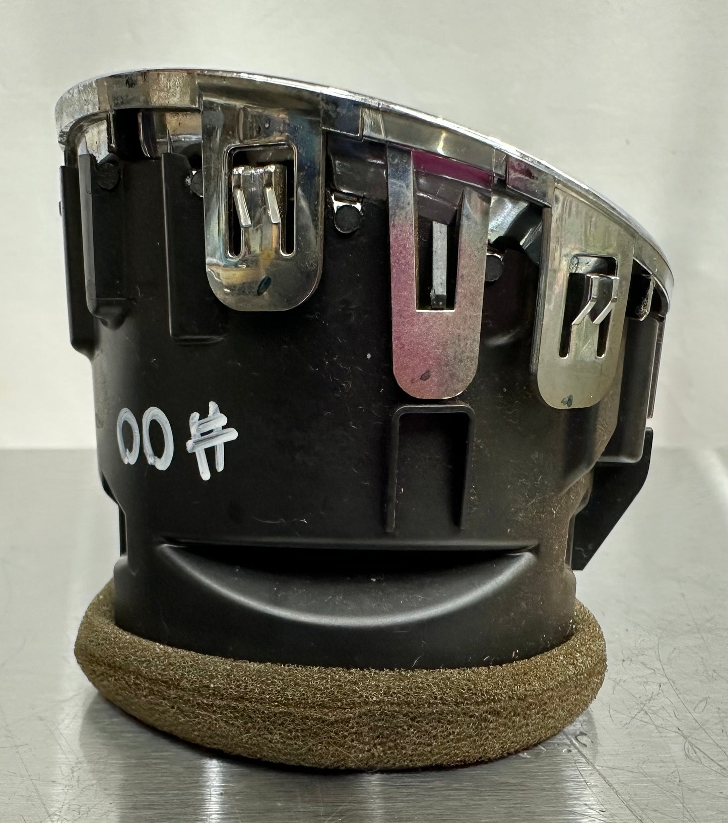 05-14 Ford Mustang Passenger RH Dash AC/Heat Air Vent OEM #00