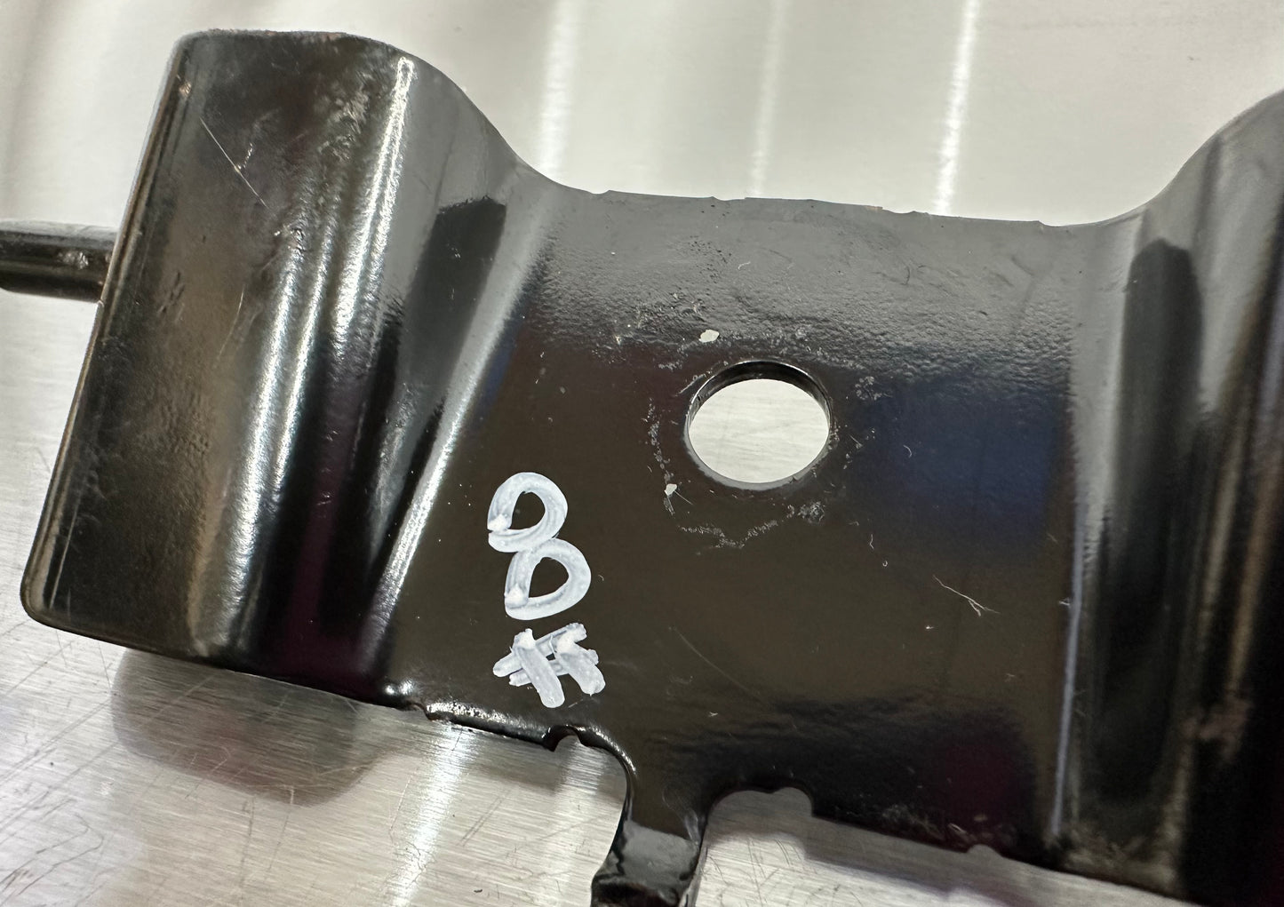 05-14 Ford Mustang Rear Seat Center Hinge OEM 4R33-6360615-A #00