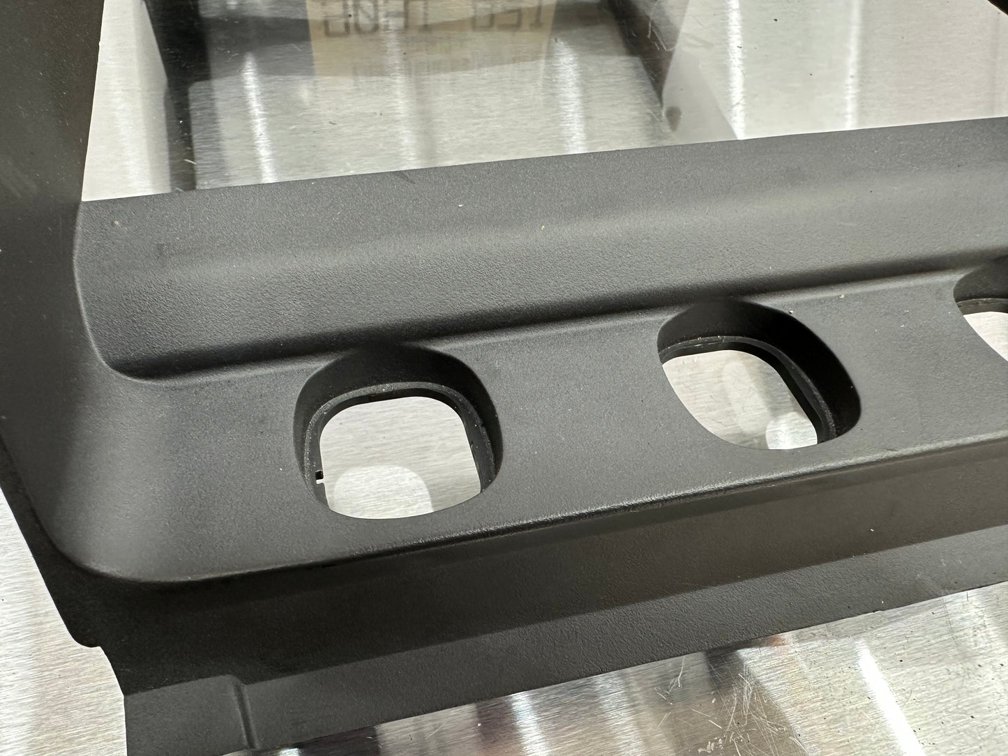 01-04 Ford Mustang Radio Bezel Center Dash Midnight Black OEM 1R3X-6304302-AD, 1R3X-6304302-ADW #01