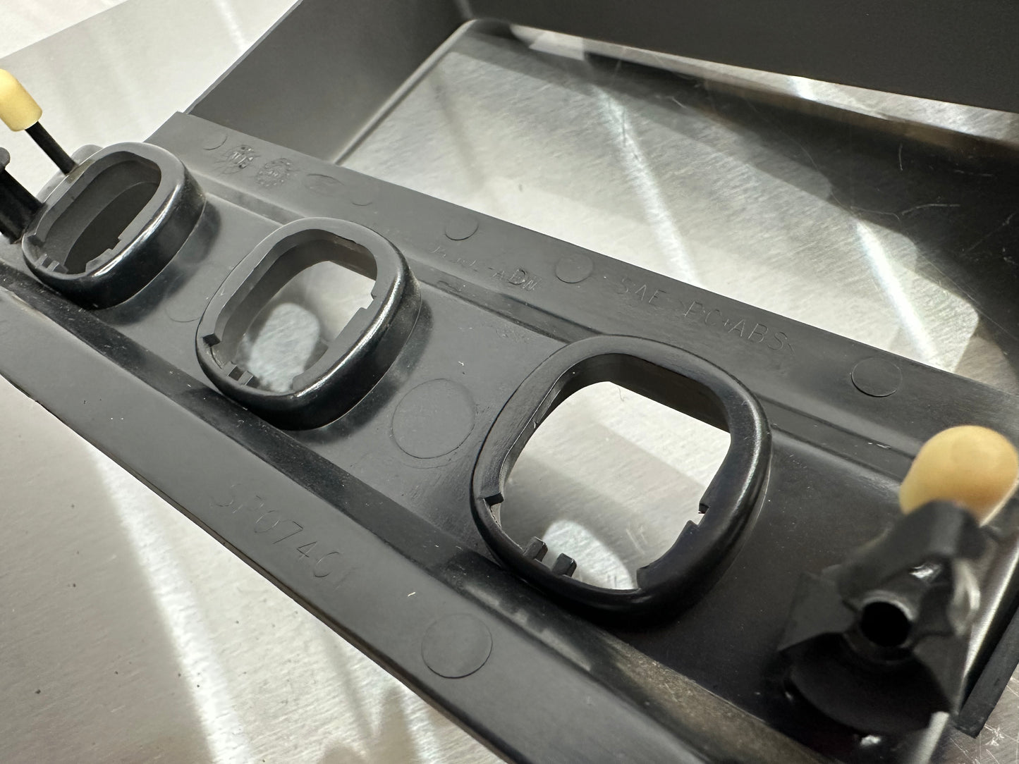 01-04 Ford Mustang Radio Bezel Center Dash Midnight Black OEM 1R3X-6304302-AD, 1R3X-6304302-ADW #01