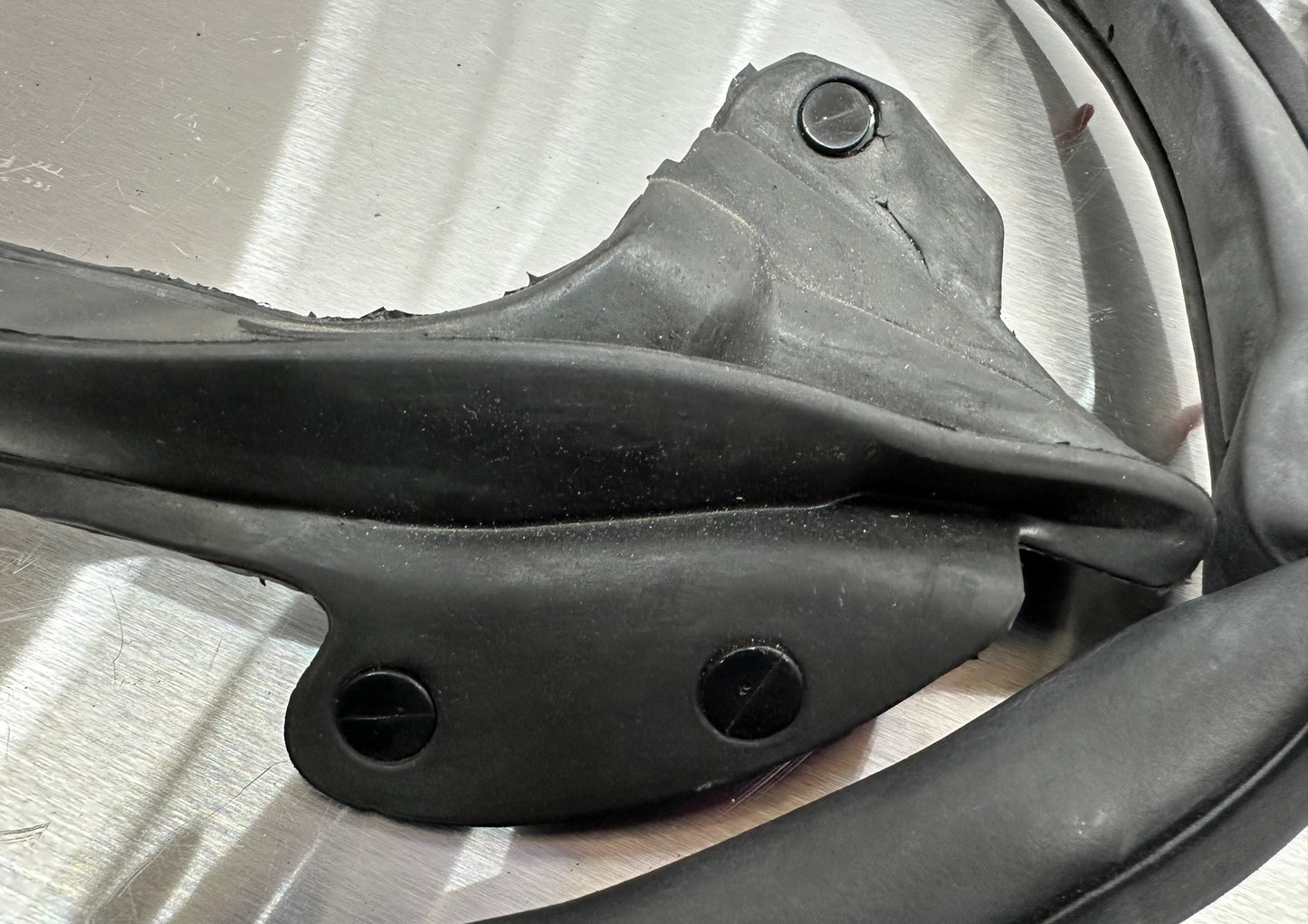 99-04 Ford Mustang LH/RH Upper Door Weatherstrip Seal Aftermarket #01