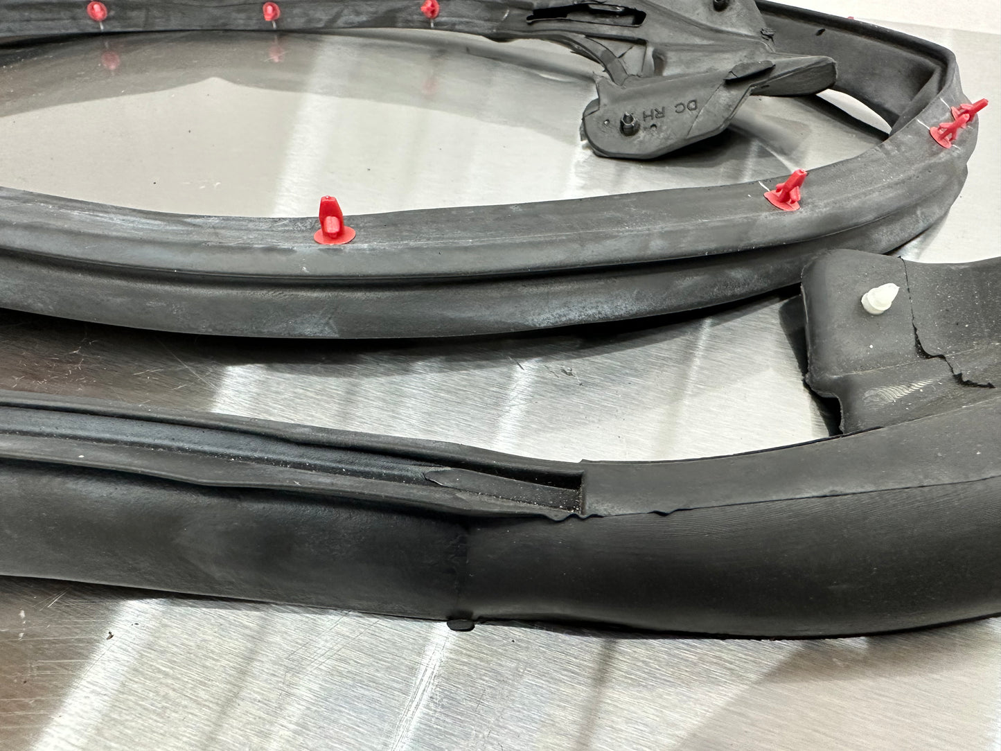 99-04 Ford Mustang LH/RH Upper Door Weatherstrip Seal Aftermarket #01